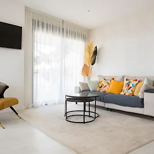 https://apartamento-malaga-halia.1costadelsol.com